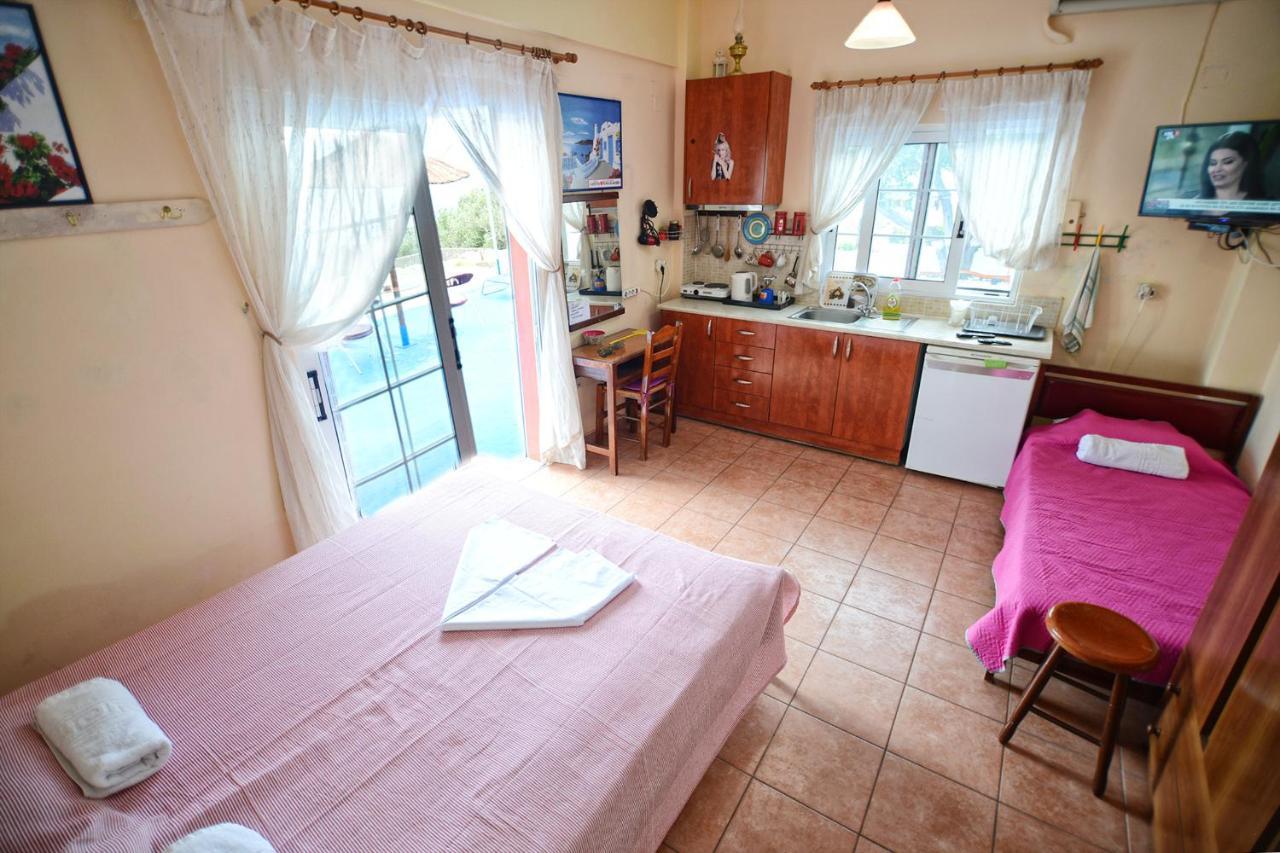 Ikaria Studios Manganitis Bagian luar foto