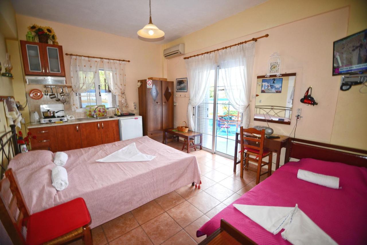 Ikaria Studios Manganitis Bagian luar foto