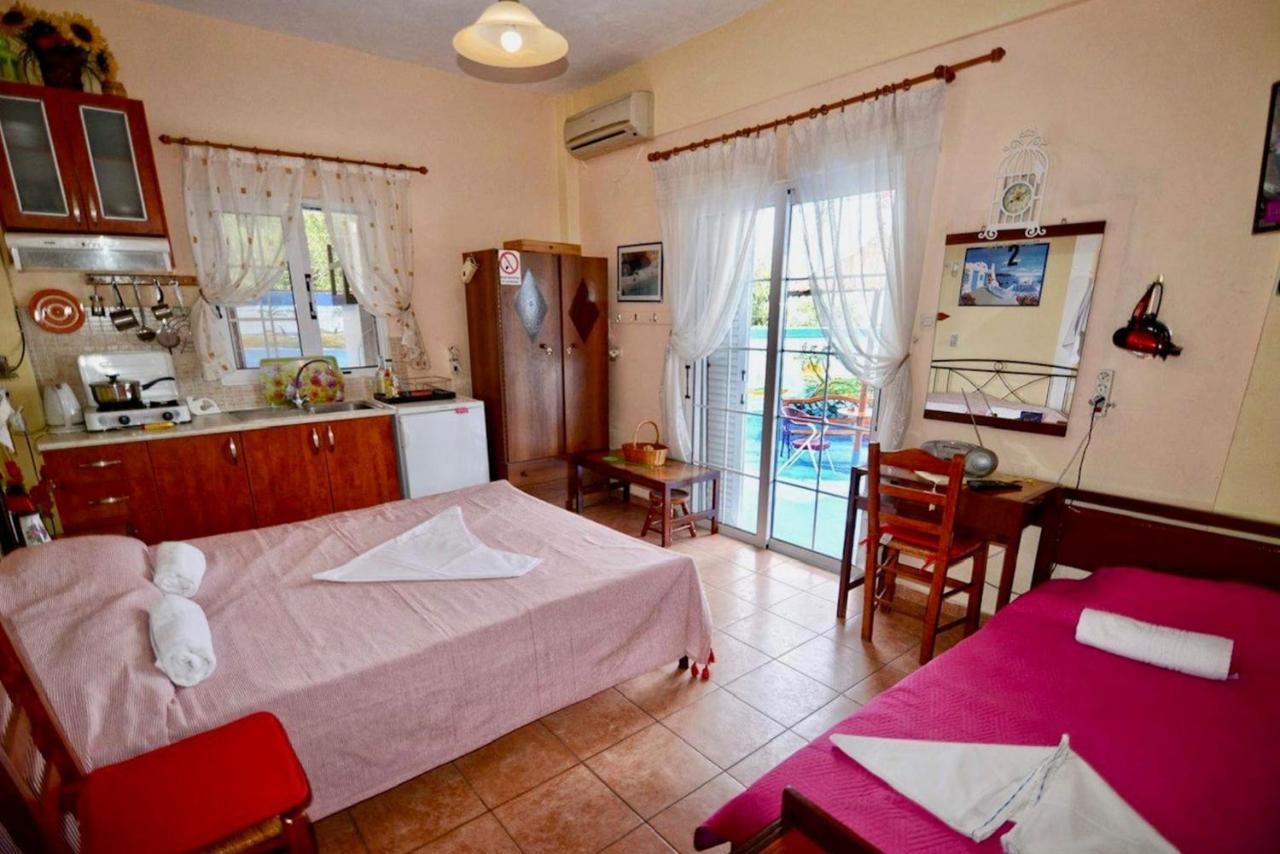 Ikaria Studios Manganitis Bagian luar foto
