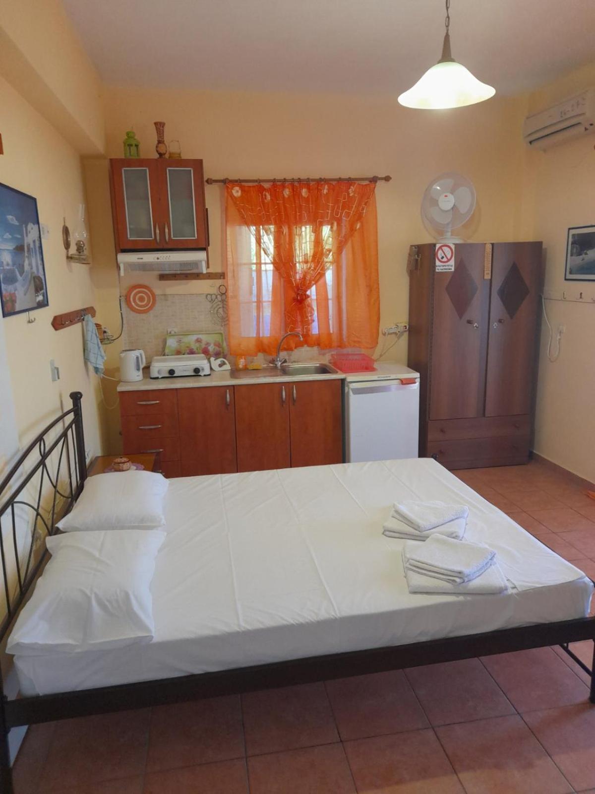 Ikaria Studios Manganitis Bagian luar foto
